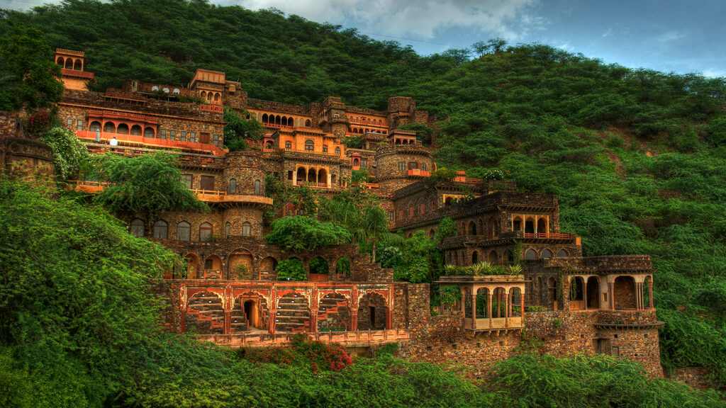 Neemrana Fort (Alwar)